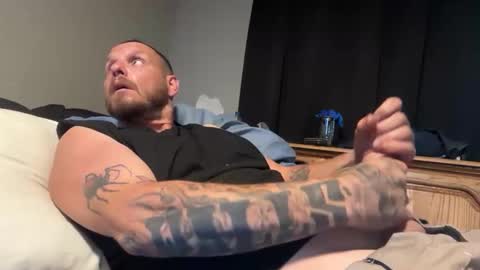 jwallsjr1987 online show from May 28, 9:13 pm