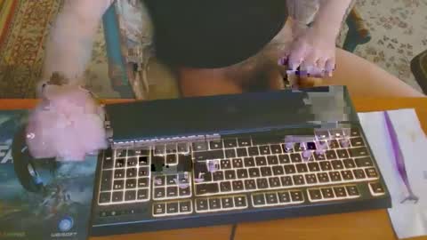 Snapshot of kaiuty chatting on January 11, 12:40 pm Leon online show from January 11, 12:40 pm