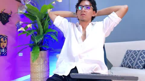 kane_del_toro online show from October 29, 1:36 pm