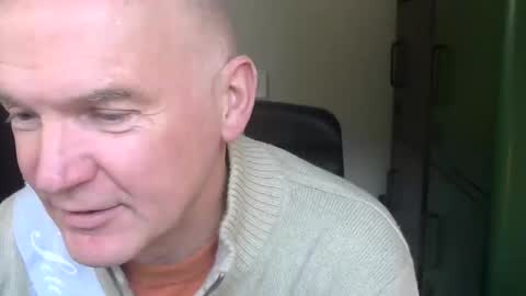 Robbie online show from February 4, 3:57 pm