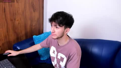 kavencastro online show from May 26, 5:03 am