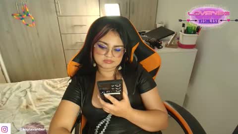 KAYLA  DAMIAN online show from November 8, 7:17 pm