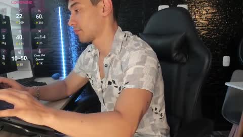 Kayn online show from April 9, 4:24 pm