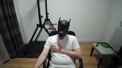 Neon online show from March 9, 7:19 pm