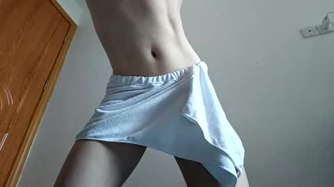 Snapshot of keepitsecret05 chatting on January 23, 4:30 am Eliot online show from January 23, 4:30 am