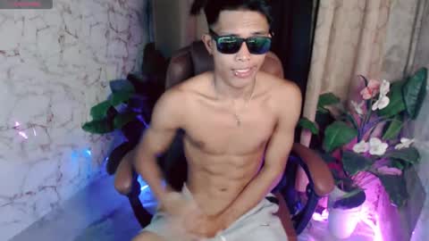 ken_minjun online show from May 30, 8:31 pm