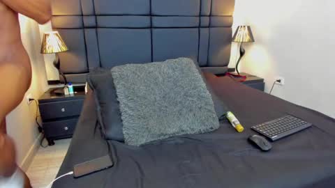 Snapshot of ken_smith01 chatting on January 10, 3:18 am Ken Smith online show from January 10, 3:18 am