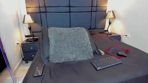 Snapshot of ken_smith01 chatting on December 7, 1:04 am Ken Smith online show from December 7, 1:04 am