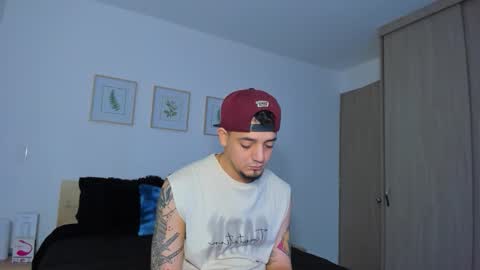 kendel_dimitri online show from December 17, 3:47 am