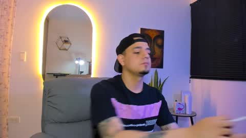 kendel_dimitri online show from February 22, 6:59 am