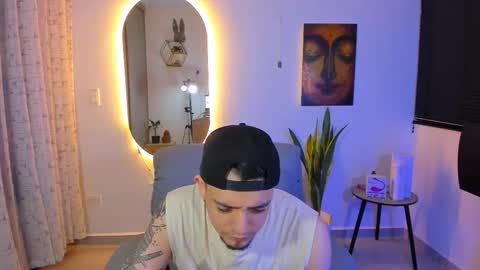 kendel_dimitri online show from March 18, 6:16 am