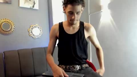 kenix online show from November 29, 8:00 pm