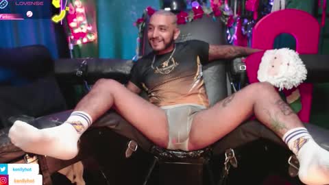 Kenlly online show from December 18, 12:17 am