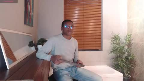 Kenny Thompson online show from February 25, 8:10 pm