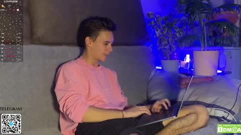 Fansly  Kevin T online show from October 28, 5:43 am