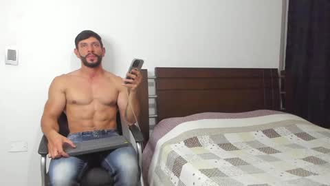 kevin_malone22 online show from February 25, 12:36 am