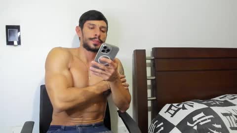 kevin_malone22 online show from February 18, 2:31 am