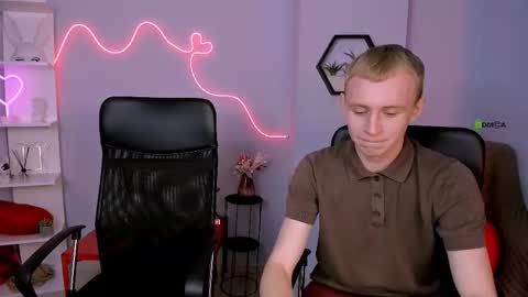 kevin_nix_ online show from February 3, 3:17 pm