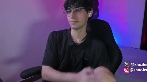 khozler_ online show from December 1, 3:53 am