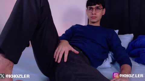 khozler_ online show from December 22, 3:58 am