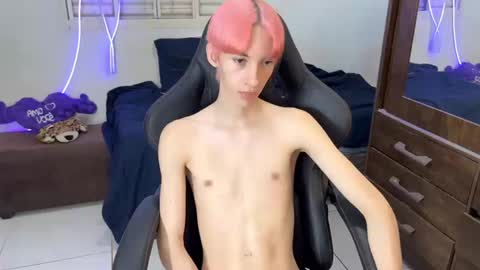 kiantwink online show from September 22, 9:36 pm