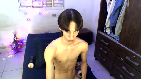 kiantwink online show from December 28, 9:51 pm