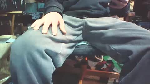 kick_1_down online show from December 4, 9:57 pm