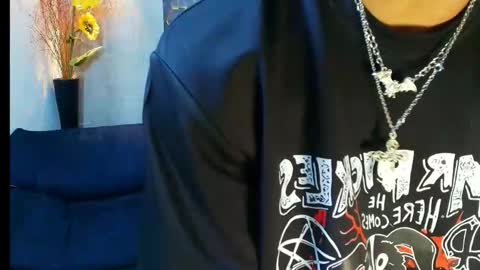 KIM online show from April 18, 8:42 pm