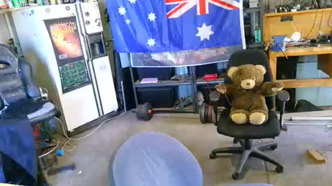 kimintheshed online show from February 1, 1:37 am