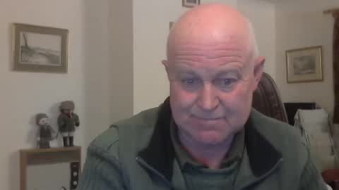 kindahairy4u online show from December 21, 8:50 pm