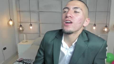 Snapshot of king_dante_ chatting on December 28, 8:58 pm King Dante  online show from December 28, 8:58 pm