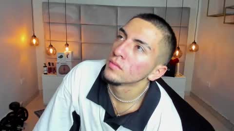 Snapshot of king_dante_ chatting on February 25, 8:09 pm King Dante  online show from February 25, 8:09 pm