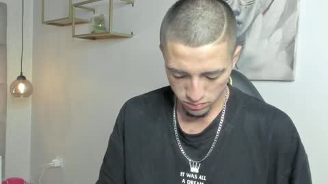 Snapshot of king_dante_ chatting on December 31, 5:29 pm King Dante  online show from December 31, 5:29 pm