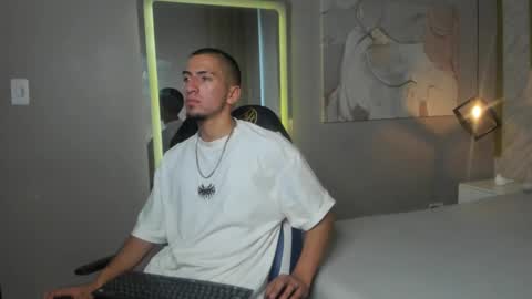 Snapshot of king_dante_ chatting on December 5, 9:06 pm King Dante  online show from December 5, 9:06 pm
