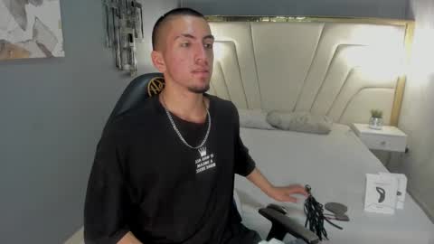 Snapshot of king_dante_ chatting on December 7, 5:31 pm King Dante  online show from December 7, 5:31 pm