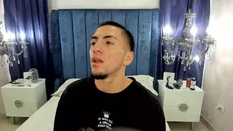 Snapshot of king_dante_ chatting on January 31, 8:01 pm King Dante  online show from January 31, 8:01 pm