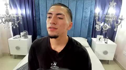 Snapshot of king_dante_ chatting on January 29, 8:04 pm King Dante  online show from January 29, 8:04 pm