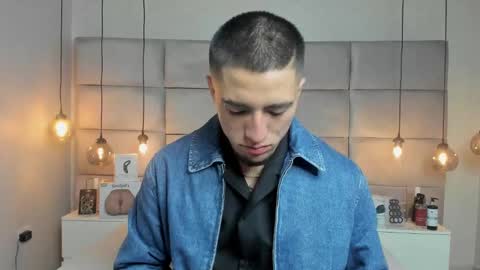 Snapshot of king_dante_ chatting on February 12, 9:54 pm King Dante  online show from February 12, 9:54 pm