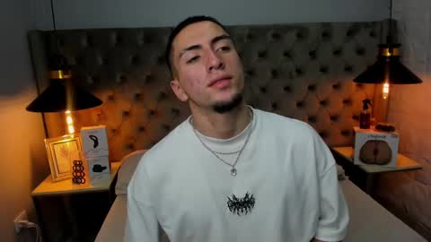 Snapshot of king_dante_ chatting on February 17, 9:19 pm King Dante  online show from February 17, 9:19 pm