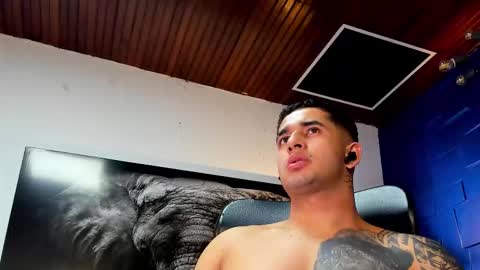 Angel Falconer online show from November 30, 3:41 am