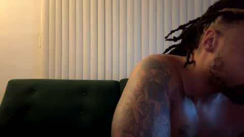 Snapshot of kingdabiggest chatting on October 1, 6:28 am KingDaBiggest online show from October 1, 6:28 am