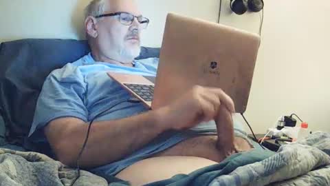 kingtongue10 online show from October 4, 11:48 am