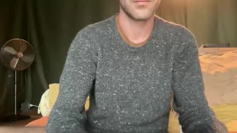 Snapshot of kinkyboyy31 chatting on November 1, 3:38 pm M online show from November 1, 3:38 pm