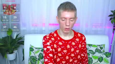Snapshot of kireev_ chatting on December 5, 7:05 am    online show from December 5, 7:05 am
