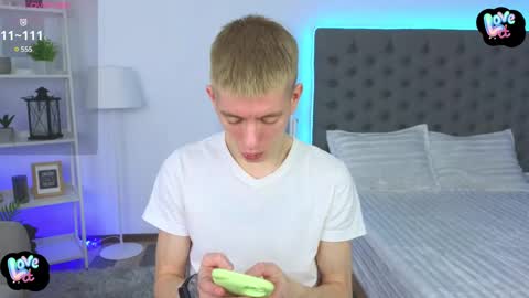 Snapshot of kireev_ chatting on February 20, 6:39 am    online show from February 20, 6:39 am