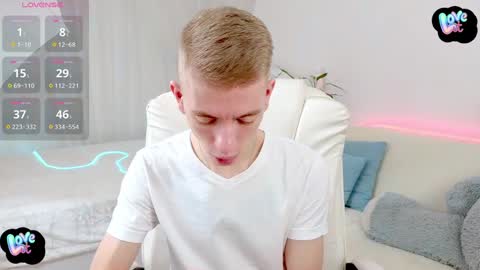 Snapshot of kireev_ chatting on February 3, 10:25 am    online show from February 3, 10:25 am
