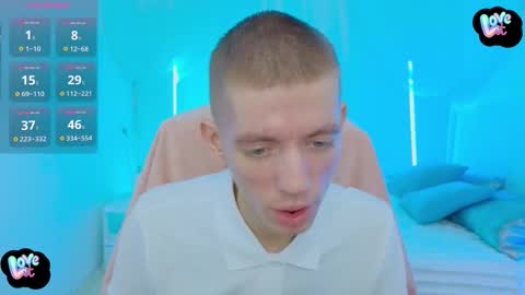 Snapshot of kireev_ chatting on October 19, 9:23 am    online show from October 19, 9:23 am