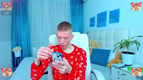 Snapshot of kireev_ chatting on December 8, 6:43 am    online show from December 8, 6:43 am