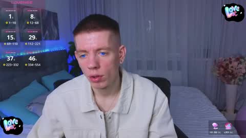 Snapshot of kireev_ chatting on March 6, 6:30 am    online show from March 6, 6:30 am