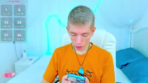 Snapshot of kireev_ chatting on December 2, 5:57 pm    online show from December 2, 5:57 pm